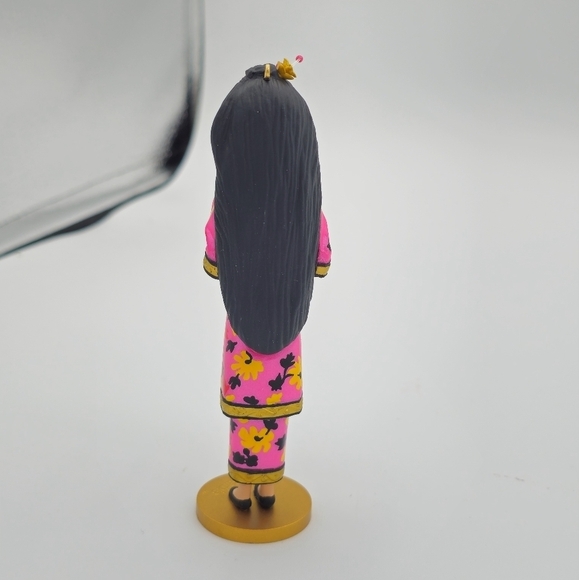 Hallmark 1997 Chinese Barbie Dolls of the World Keepsake Ornament - Picture 4 of 5
